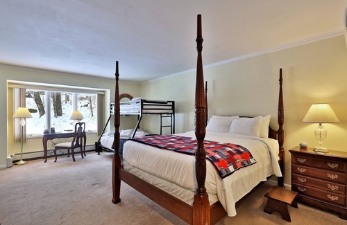 Killington Cabina | The Birch Ridge: 3 Guest Rooms W/ Ensuite Baths, Fireplaces, Jacuzzi Tubs, Hot Tub & More! Block C 3 Bedroom Home