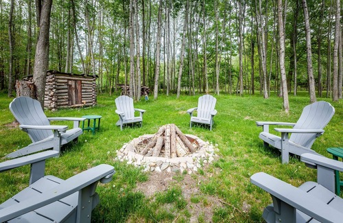 Pentwater Casa | The Birchwood Escape - Entire Vacation Home close to the lake and dunes