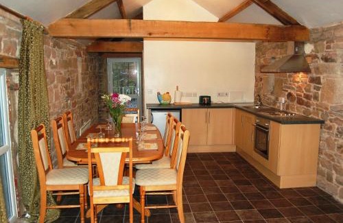 Carlisle Casa | The Bird Bath - Cottage