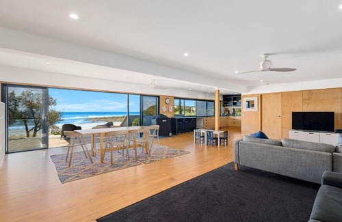 Arrawarra Headland Casa | The Black House