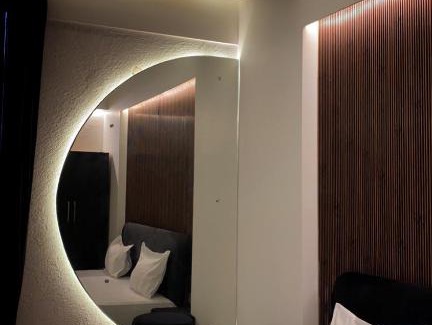 Gomti Nagar Apartamento | The black house