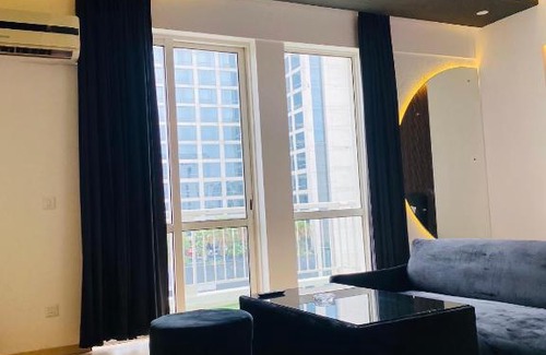 Gomti Nagar Apartamento | The black house