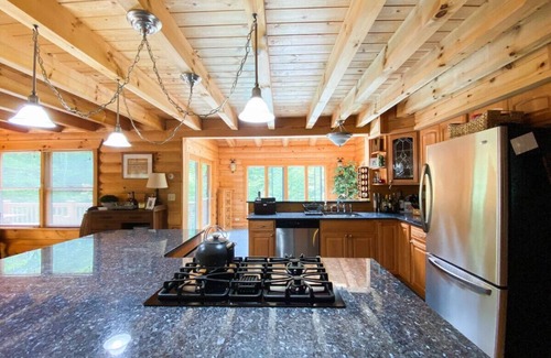 Center Conway Casa | The Blissful Mountain Getaway Cabin | Private Pool