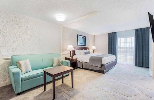 Blue Ash Hotel | The Blu Hotel Blue Ash Cincinnati, Ascend Hotel Collection