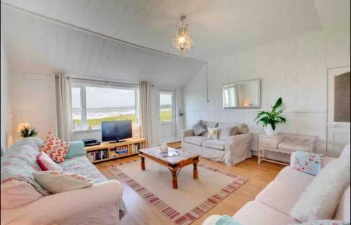Ogmore-by-Sea Casa | The Blue Dolphin with Panoramic Sea Views