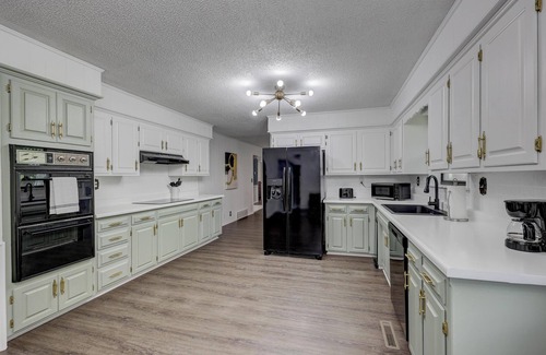 Leawood Casa | The Blue Heron: Spacious Retreat Mins off I-44