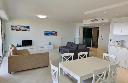 Menton Apartamento | The blue house, lovely apartment in the Côte d'Azur for 6 people