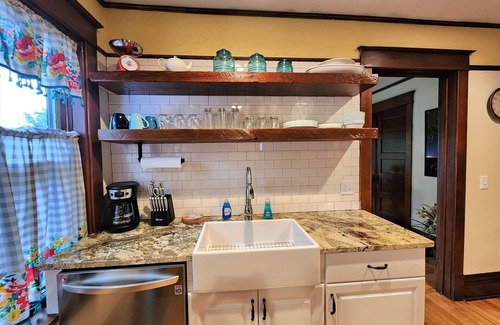 Baraboo Casa | The Bluebell Manor - Home theater- Walk to Downtown