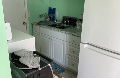 Willoughby Spit Casa | The Boat House - Water Front, WiFi, Pet Friendly by RedAwning