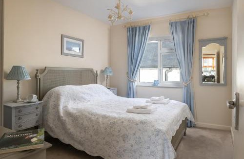 St Davids Casa | The Boathouse for two, St Davids, Garage Parking