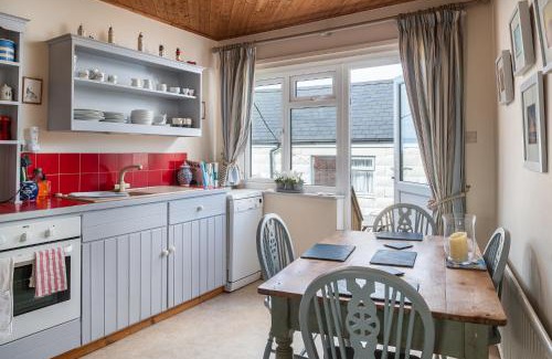 St Davids Casa | The Boathouse for two, St Davids, Garage Parking