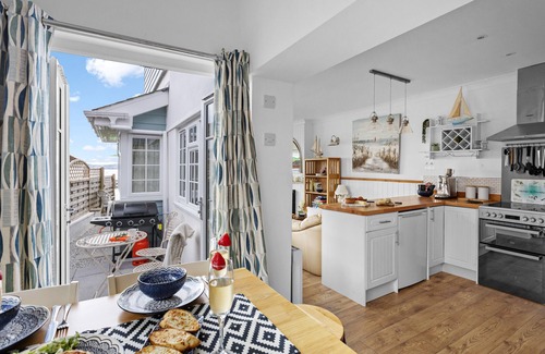 Torquay City Centre Chalet De Esquí | The Boathouse - Panoramic Sea View Retreat, near Town, Marina & Beach and Parking