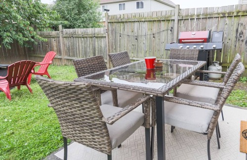 Thorold Casa | The Boho Bliss - Stylish 5BR Stay Near Niagara Falls & NOTL!
