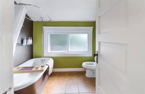 Wyoming Casa | ~The Boho Vibe House~Hot Tub~Free Parking!