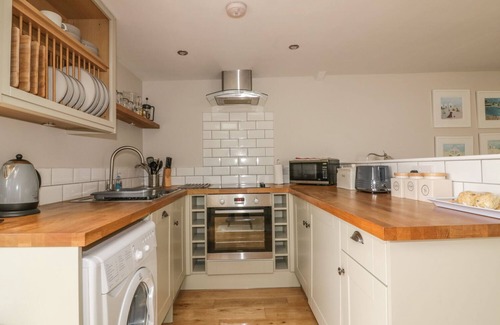 Crantock Cabaña | THE BOLTHOLE, admite mascotas, con chimenea en Crantock, Ref 983152