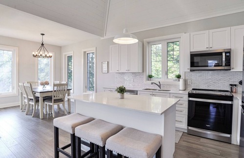 Minett Casa | The Bonnet Cottage (#10)