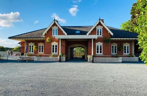 Tarrington Casa | The Booking Office, Stoke Edith Station