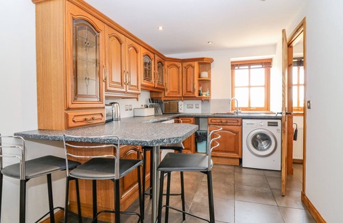 Peterhead Cabaña | THE BOTHY, pet friendly, with a garden in Hatton, Aberdeenshire