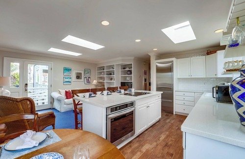 Beach Barber Tract Casa | The Breakers 1 | 2BR Home Walk to Windansea Beach