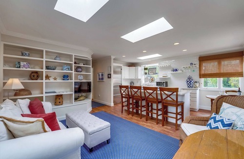 Beach Barber Tract Casa | The Breakers 1 | 2BR Home Walk to Windansea Beach
