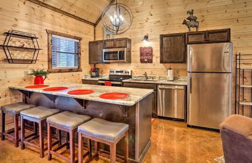 Broken Bow Casa | The Breeze - Broken Bow Cabin with Hot Tub and Deck!