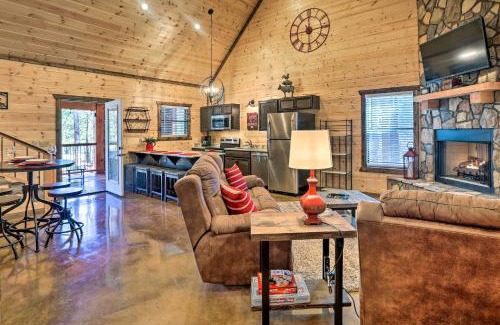 Broken Bow Casa | The Breeze - Broken Bow Cabin with Hot Tub and Deck!