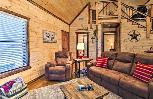 Broken Bow Casa | The Breeze - Broken Bow Cabin with Hot Tub and Deck!