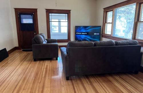 Sidney Casa | The Brewery House-Best Location!