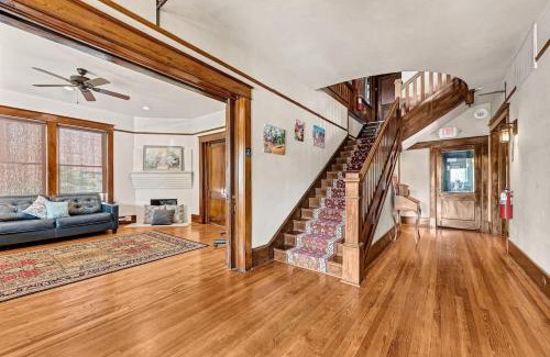 Siloam Springs Casa | The Broadway #5 at the Historic Connely Harrington