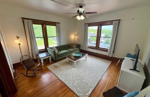 Siloam Springs Casa | The Broadway #5 at the Historic Connely Harrington