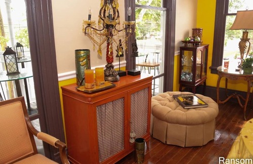 Central Business District Casa | The Broadway Venue