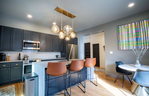 Olde Towne East Casa | The Buckeye Retreat Mansion