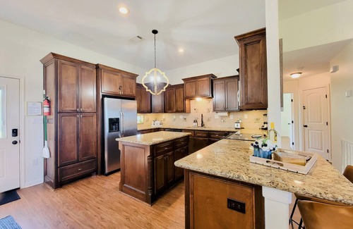 Willis Casa | The Bunk Haus - Sleeps 8 Guests + Beautiful NEW POOL!