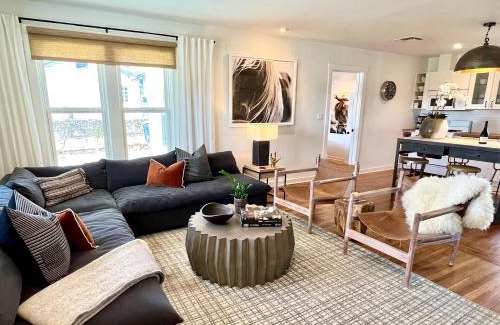 Fredericksburg Casa | The Burbank House