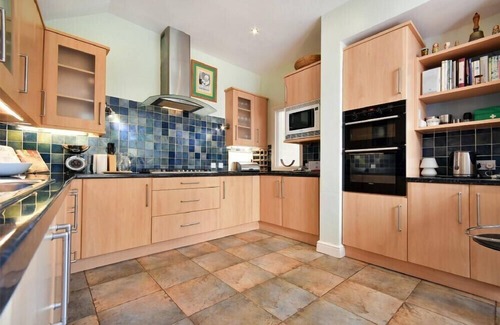 Warkworth Cabaña | THE BURGAGE HOUSE, pet friendly, with a garden in Warkworth