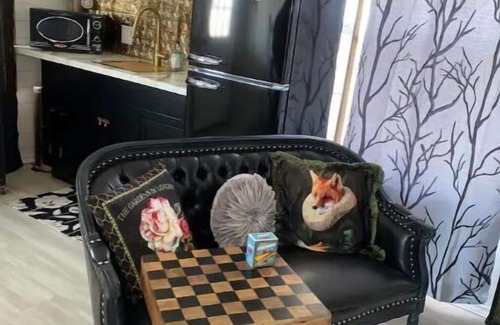 Seneca Casa | The Burrow Tiny Luxury