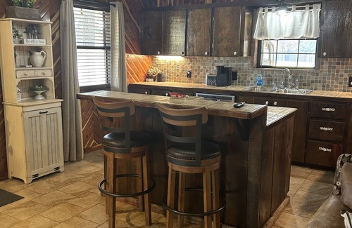 Lockesburg Cabina | The Burt Family Cabin
