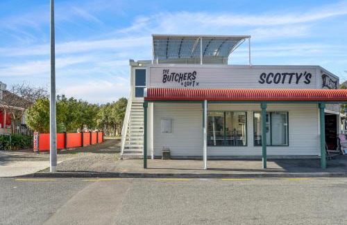 Martinborough Casa | The Butchers Loft - Martinborough Holiday Home