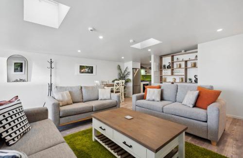 Martinborough Casa | The Butchers Loft - Martinborough Holiday Home