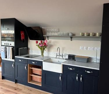 Gloucester Casa | The Cabin at the Croft - Idyllic rural retreat perfect for couples and dogs