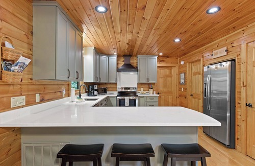 My Mountain Cabina | The Cabin, Hot Tub, Game Room, Screened Porch, Fire Pit