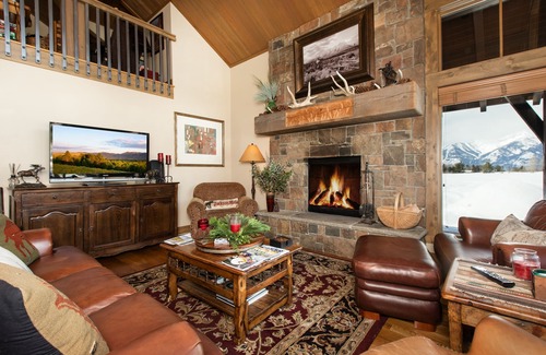 Jackson Hole Casa | The Cabins at Jackson Hole Golf and Tennis DOG FRIENDLY w fee...