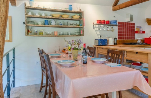 Andoversford Cabaña | The Calf Pens - pet friendly, near Andoversford