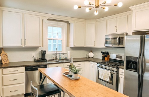 Tupelo Cabaña | The Callaway Cottage- HOME AWAY FROM HOME!