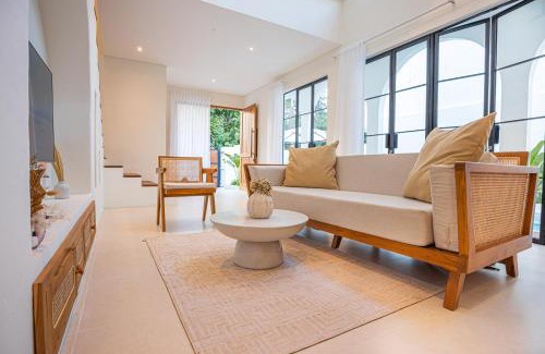 Bukit Casa | The Canaan villa - Private Pool - By AROHA HOLIDAY HOMES