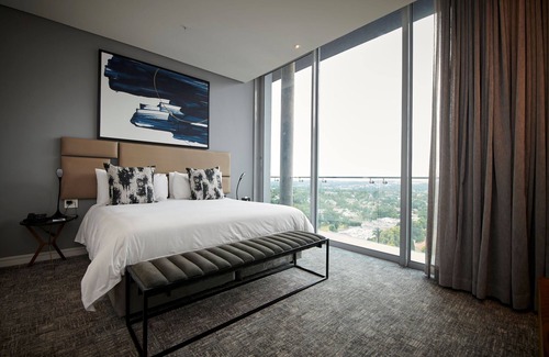 Sandown Hotel | The Capital on the Park