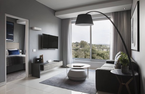 Sandown Hotel | The Capital on the Park