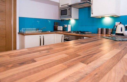 Borth-y-Gest Cabaña | The Captain's Bank