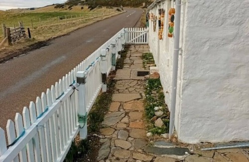Thurso Cabaña | The Captains - Nautical themed traditional crofters cottage