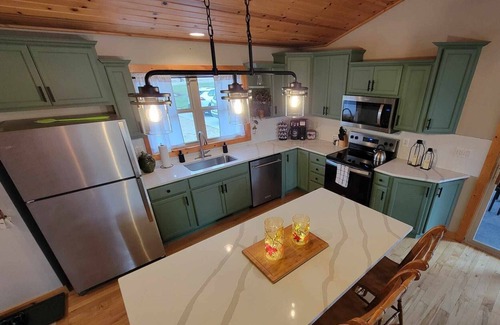 The Galena Territory Casa | The Cardinals' Nest, NEW! Remodeled kitchen, Territory amenities, 10 mins from downtown Galena